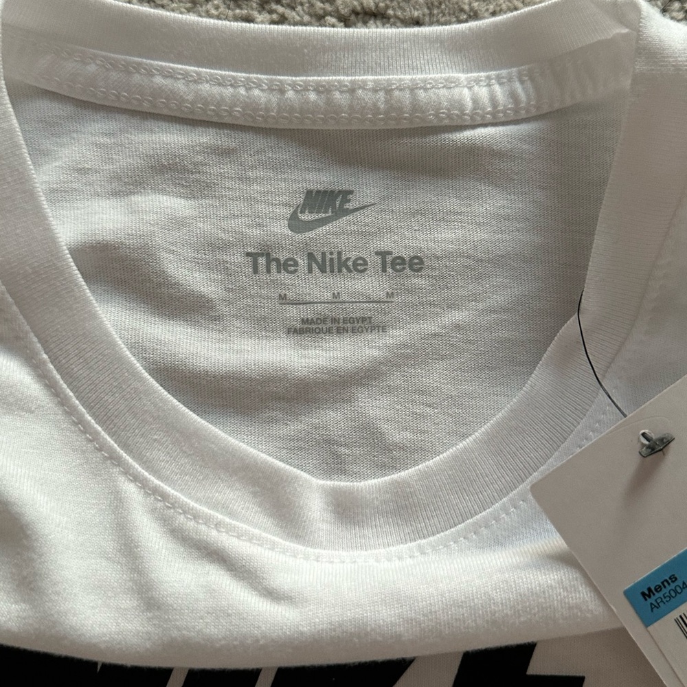Men’s Nike White T-Shirt - Picture 4 of 8